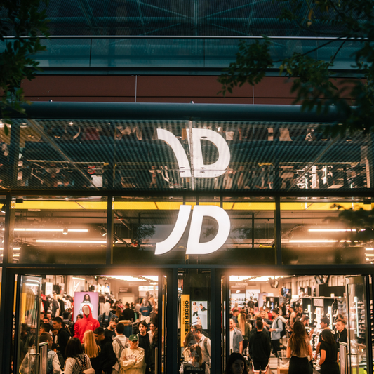 Ένα ακόμα εντυπωσιακό JD Sports κατάστημα έρχεται στον Πύργο του Πειραιά!